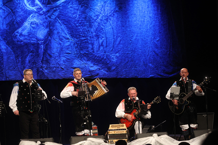 KONCERT ANSAMBLA JELEN 29 FOTO LJUBO VUKELIČ